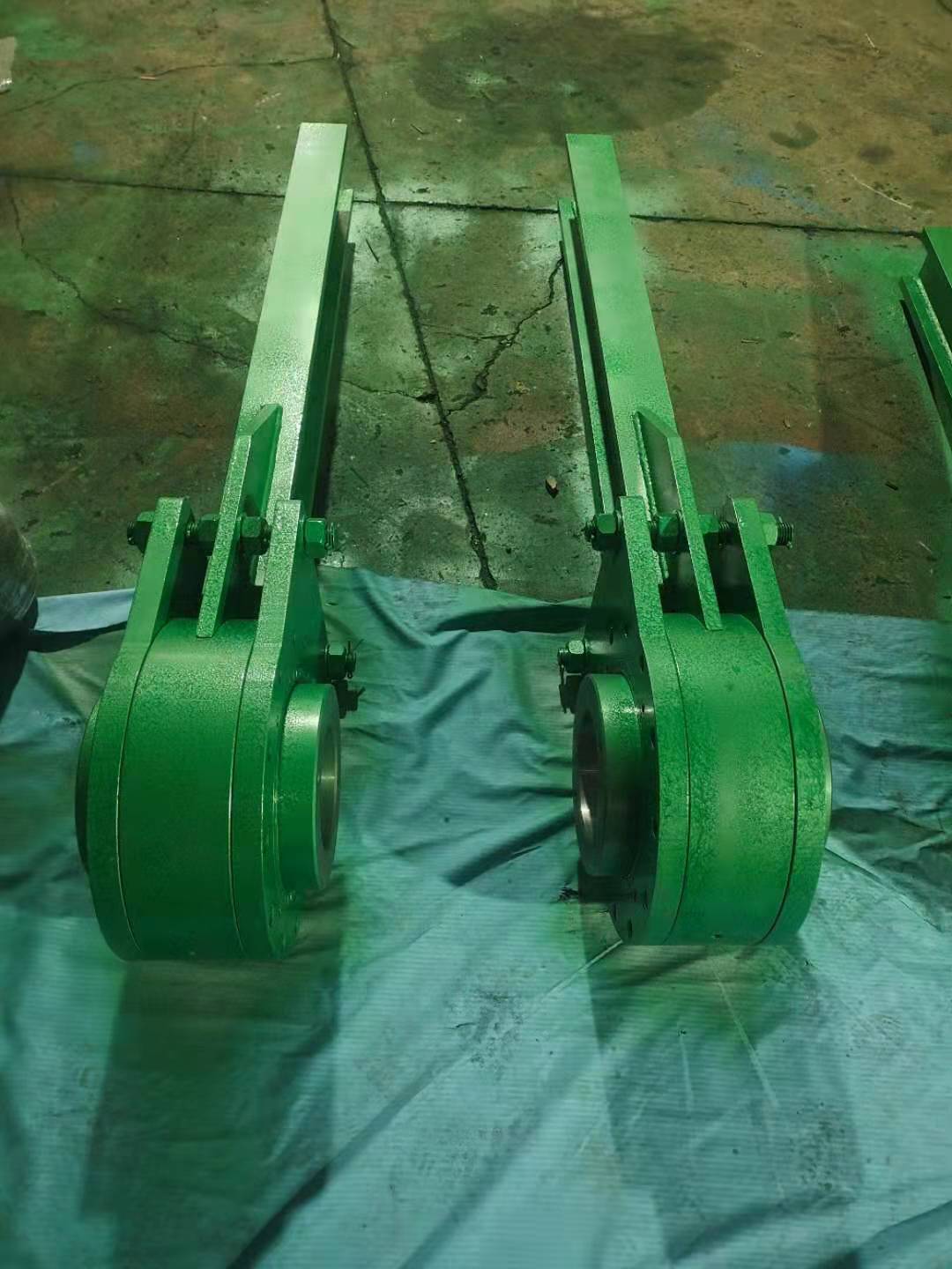 Pulley and holdback assembly